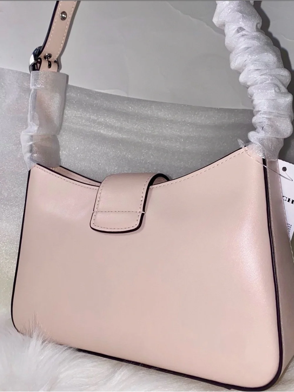 Coach 🌸 leather purse new in original packaging